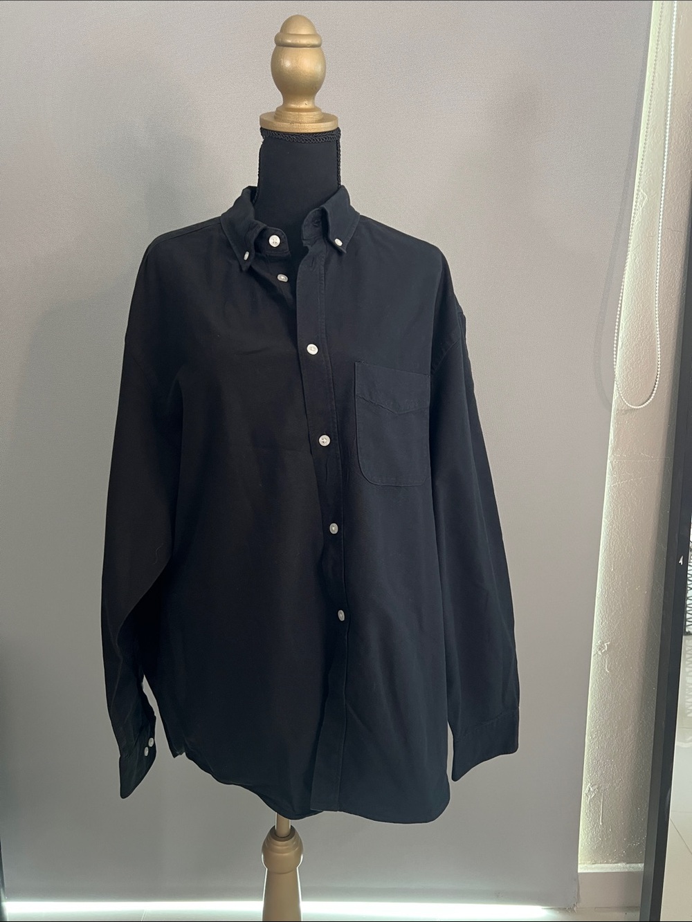 H&M Black Long-Sleeve Button-Down Shirt